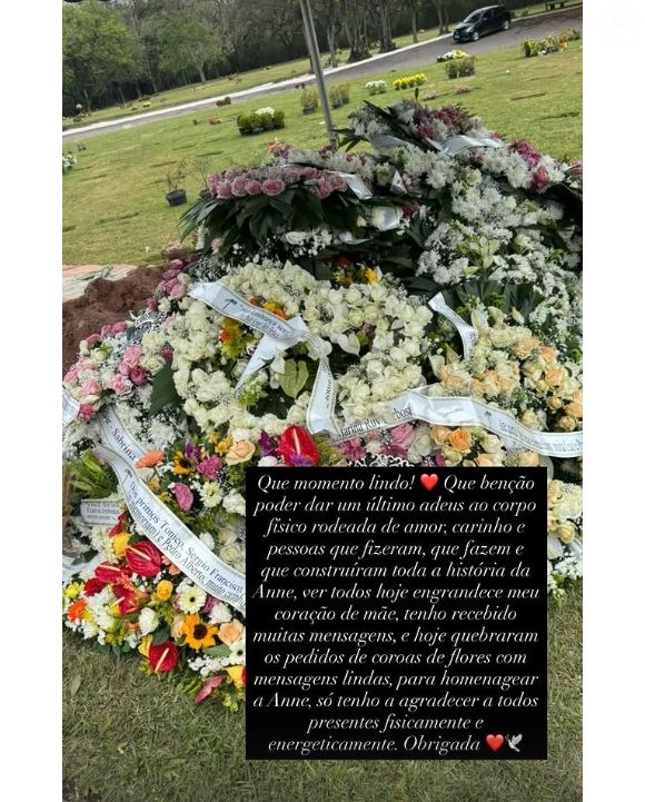 Schynaider Moura revelou coroas de flores da filha Anne-Marie após sepultamento: 'Rodeada de amor'