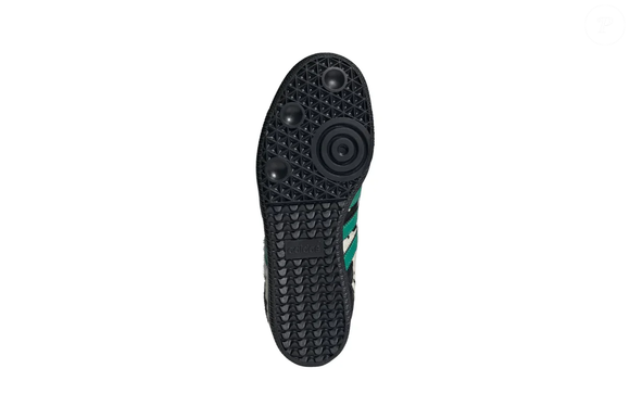O Adidas Samba LT Cow Print Black White aposta na estampa de vaca em preto e branco para atualizar a clássica silhueta do Samba e combinar com looks que vão do casual ao sofisticado