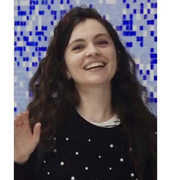 A ex-atriz, que ficou famosa ainda criança, contou nesta quarta-feira, 26, que ganhou cerca de 100 mil novos seguidores depois que um vídeo seu em um aeroporto viralizou.