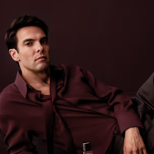 O Boticário destaca que o Malbec Eau de Parfum, estrelado pelo ex-jogador Kaká como rosto da campanha, amplia a percepção de exclusividade da linha ao combinar ingredientes selecionados, alta concentração e uma assinatura olfativa elegante e duradoura