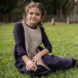 Alex (Kadu Schons) e Felícia combinam de brincar escondidos com Chico (João Gabriel D´aleluia). Emília é operada às pressas.