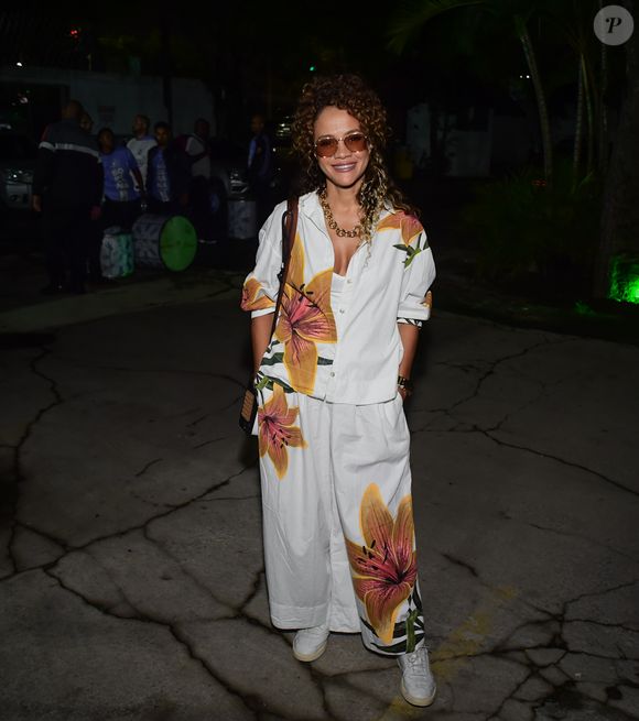 Aline Borges em festa de confraternização da novela 'Dona de Mim', da TV Globo