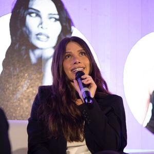Flavia Pavanelli também deu uma entrevista ao Purepeople falando sobre carreira, beleza e novas perspectivas de carreira