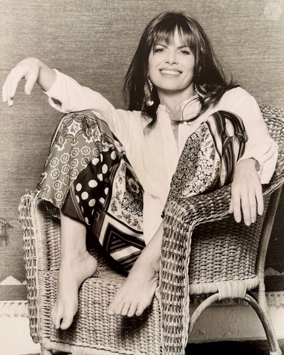 Debora Bloch se divertiu no Instagram querendo saber se os seguidores reconheciam sua personagem