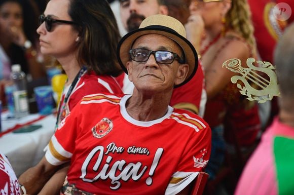 Carnaval 2026: Mestre Ciça, mestre de bateria, foi o enredo da Viradouro