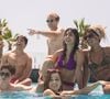 Assim como 'The White Lotus', 'Oasis' se passa em um resort de luxo, onde um crime coloca todos os presentes sob suspeita, envolvendo desde hóspedes milionários até funcionários