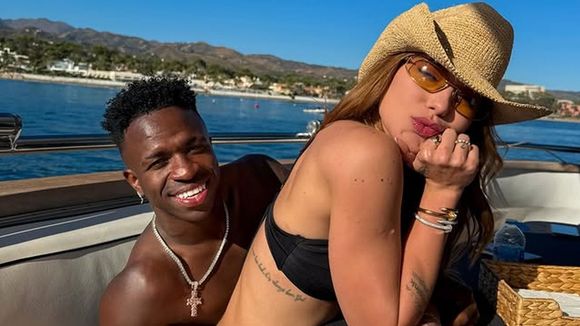 Virgínia surge animada cantando funk ousado e web reage: 'Entendemos o que o Vini Jr. faz que a deixou tão apaixonada'