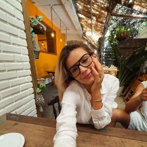 Camila Queiroz não tem muitos procedimentos estéticos em seu corpo