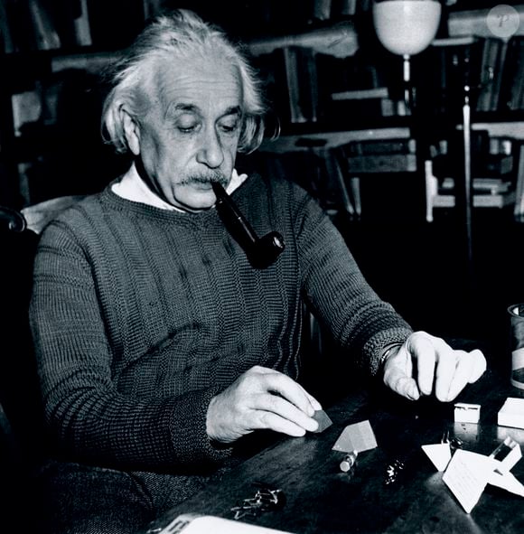Einstein mantinha uma alimentação simples e, nos seus últimos anos, precisou se tornar vegetariano por recomendação médica
