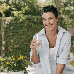 Ana Paula Arósio voltou a ser assunto nas redes sociais. A atriz é protagonista do comercial de uma marca de suplementos