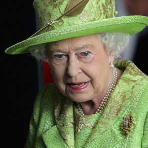 Os ensinamentos de estilo da Rainha Elizabeth II seguem vivos na família real britânica, e especialistas apontam que Kate Middleton é a principal herdeira desse legado fashion
