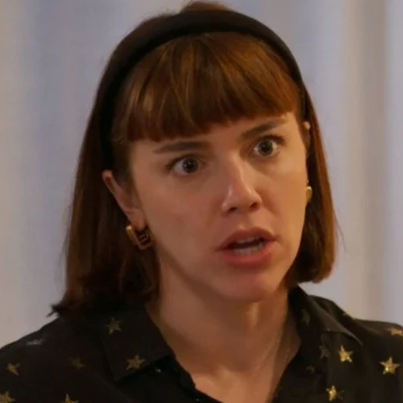 Solange Duprat (Alice Wegmann) ficará grávida de Afonso (Humberto Carrão) e se emociona com o video do namorado