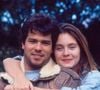 Adriana Esteves em 1992: a artista ganhou sua primeira protagonista com a personagem Marina Batista em Pedra sobre Pedra. Filha de Pilar Batista (Renata Sorrah), sua personagem vivia um amor proibido, ao melhor estilo Romeu e Julieta, com Leonardo Pontes (Maurício Mattar), filho do maior adversário de sua mãe