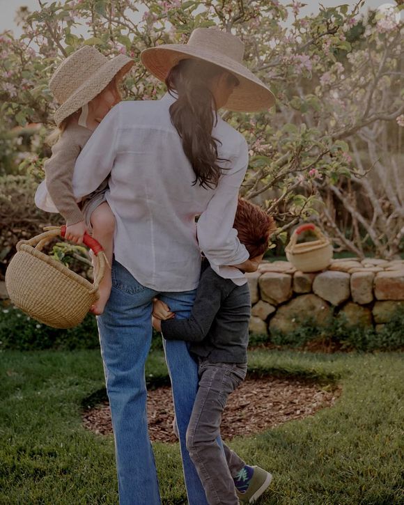 Foto publicada recentemente de Meghan Markle com os filhos.