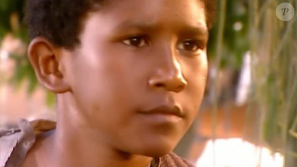 Tiziu (André Luiz Miranda) vai relevar para Antenor (Jackson Antunes) o caso de Janete e Josué