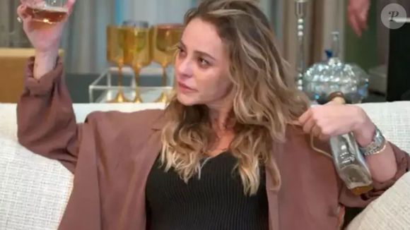 Paolla Oliveira reage após web cobrar 'mambo caliente' em cena icônica da novela 'Vale Tudo'