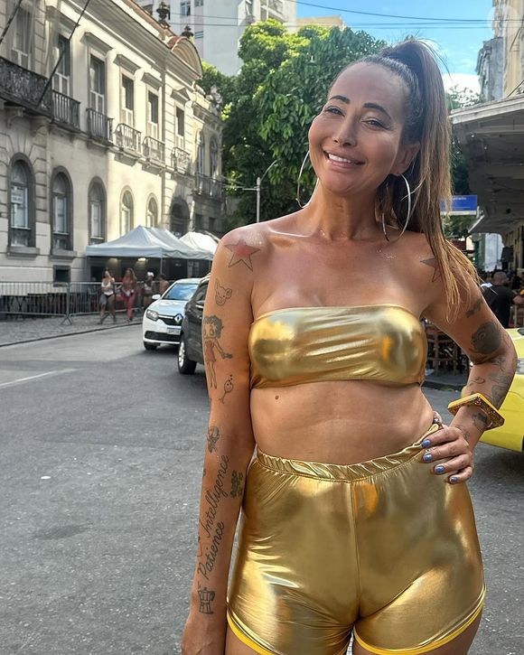 Amanda Fróes diz que é vizinha de outros famosos, como Larissa Manoela, mas que o ranço maior é de Jojo Todynho: ‘Se eu cruzar, faço de conta que é um poste sem iluminação’
