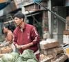 Com o passar do tempo, a série desenvolve o romance entre Ae-sun e Gwan-sik, que têm personalidades diferentes
