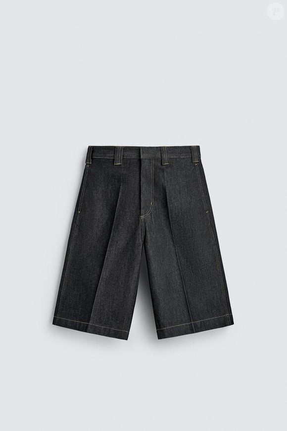 A bermuda jeans da Zara, por R$ 107,70, fica linda com os Adidas Tokyo Jeans e mostra como duas peças de inspiração casual podem formar uma produção elegante e atual