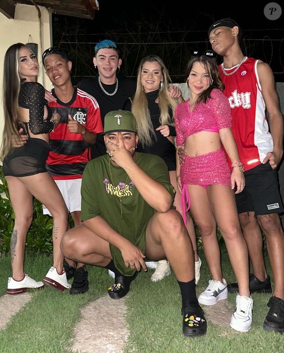 Grupo de menores ligado a influenciador vivia rotina de controle e exposição online
