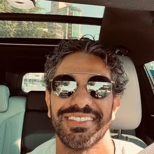Namorado de Ivete Sangalo, Tiago Maia é um empresário do ramo do entretenimento e rouba a cena com sua beleza na web
