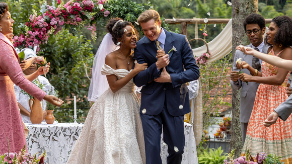 Sete opções de manicure para convidadas de casamento: as cores de unhas mais em alta neste Outono 2026