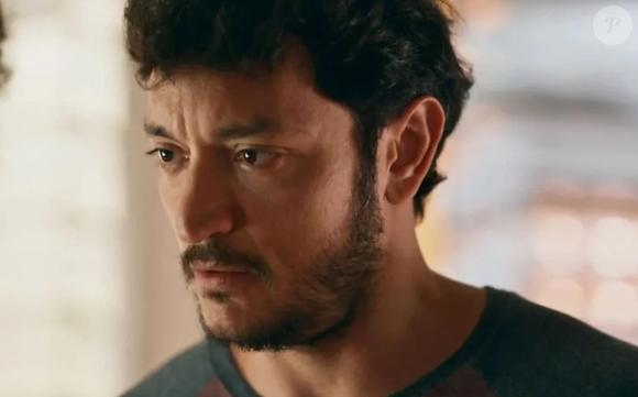 Tom (Allan Souza Lima) será a próxima vítima de Adriana (Leticia Colin)