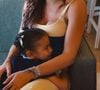 Mavie, de 2 anos, ficou feliz ao descobrir sobre a gravidez da mãe, Bruna Biancardi