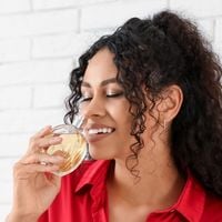 Com duo de baunilha, jasmim coral e mais acordes: descubra por que o novo perfume da Gucci transforma intensidade em sofisticação