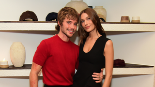 Marido de Sasha e diretor criativo de desfile da Mondepars, João Lucas opina sobre comparação com marca internacional: 'Outra proposta de acabamento e design, apenas referência'