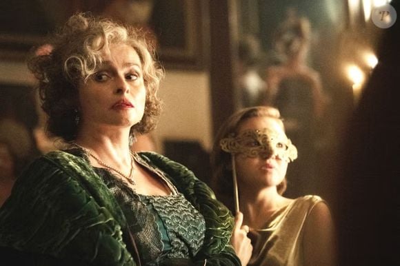 'Os Sete Relógios de Agatha Christie' tem em seu elenco o ator Corey Mylchreest, um dos protagonistas de 'Bridgerton'