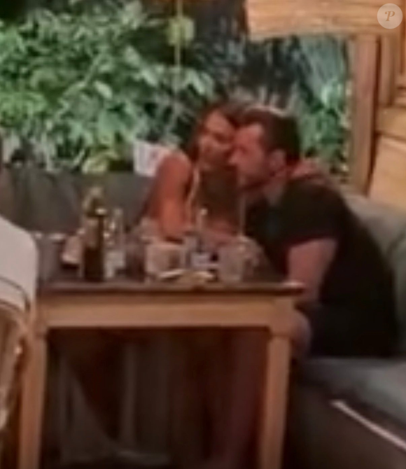 Gracyanne e Gabriel não estão namorando oficialmente, mas já se conhecem há algum tempo e decidiram viver esse momento de forma mais leve, sem rótulos.