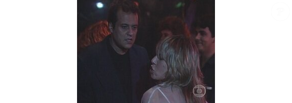 Cena icônica de 'Vale Tudo de 1988 tem Heleninha (Renata Sorrah) dançando um mambo na pista de dança