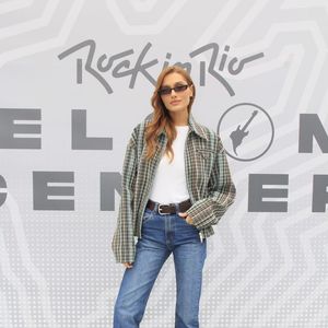 Looks para o The Town 2025: Sasha Meneghel com visual comportado, mas cheio de estilo