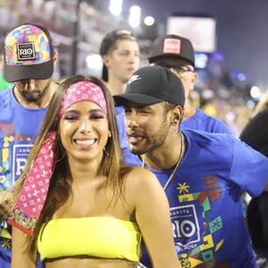 Anitta e Neymar foram flagrados juntos na Sapucaí no Carnaval 2019