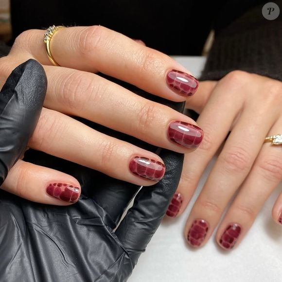 Estilos minimalistas dividem espaço com nail arts ousadas