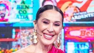 Diferentes maquiadoras concordam: 'A partir dos 60 anos, uma alternativa ao delineador para dar mais amplitude ao olhar é aplicar sombra marrom bem rente aos cílios'
