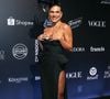 Baile da Vogue 2026: Mariana Goldfarb elegeu um look preto com uma fenda lateral grande