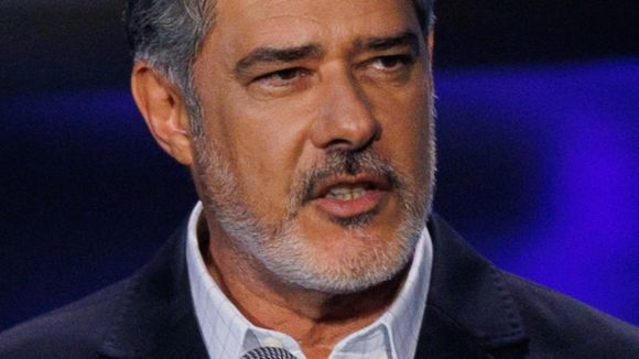 A dias de deixar o 'Jornal Nacional', William Bonner é alfinetado por Téo José ao ironizar Fórmula 1 fora da Globo: 'Perdeu o respeito'