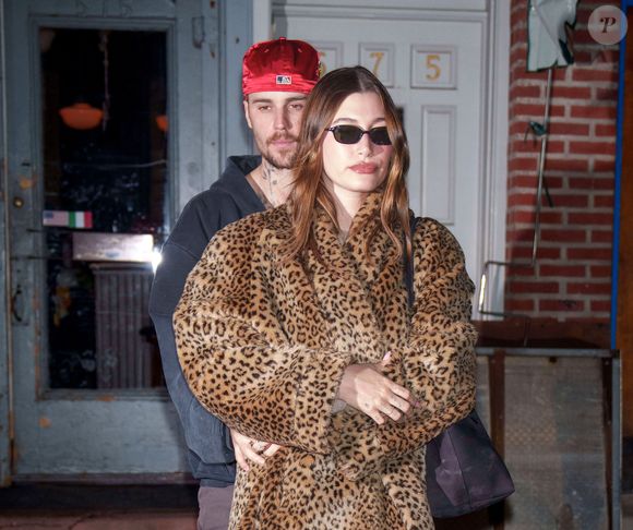 Esposa de Justin Bieber tem drink rosa favorito; combinação de morango, abacate e tâmaras vira queridinha das redes sociais