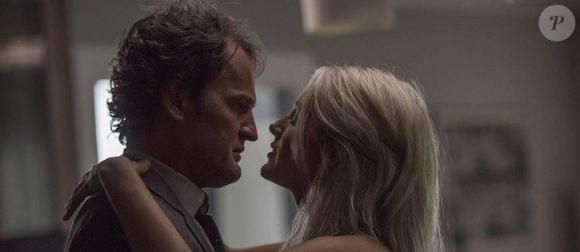 Atenção para o final! Por Trás de Seus Olhos começa como um thriller psicológico sobre um triângulo amoroso, mas ganha uma dimensão inesperada nos capítulos finais