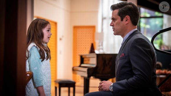 No início de Meu Cmunho é Te Amar, Fausto rouba um pedaço de cabelo de Isabela para fazer teste de DNA