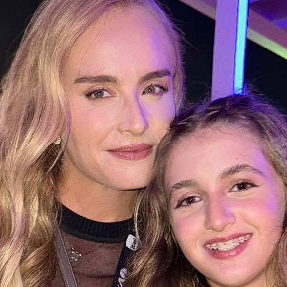 ‘Ela já tá desse tamanho?’: altura de Eva, filha mais nova de Angélica e Luciano Huck, rouba a cena em vídeo de dança com a mãe