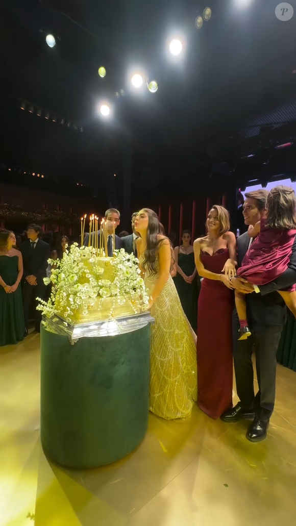 Hora do parabéns: mais imagens da festa de 15 anos de Isabella, filha de Kaká e Carol Celico