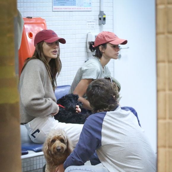 Bruna Marquezine embarcou com Shawn Mendes após curtir o aniversário de João Lucas. Sasha Meneghel também acompanhou a viagem do grupo