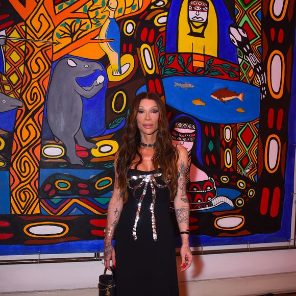 Look de Maya Massafera no baile da Pinacoteca tinha decote e laço bordado