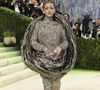 O MET Gala 2026 recebeu diversas celebridades, incluindo Rihanna e Beyoncé, que roubaram a cena na noite mais comentada do ano