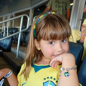 Diante da repercussão, Virgínia Fonseca aproveitou a conversa para esclarecer que a situação será ajustada. Segundo ela, após a viagem em família, as filhas retomarão completamente a rotina escolar