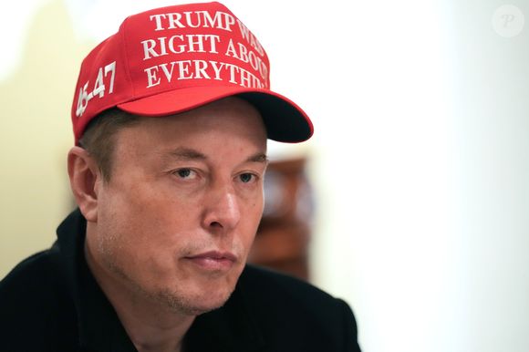 Elon Musk é a pessoa mais rica do mundo com uma fortuna de 342 bilhões de dólares
