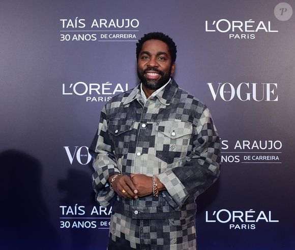 Lázaro Ramos chamou a atenção com a sua produção de grife de luxo, para a ocasião.